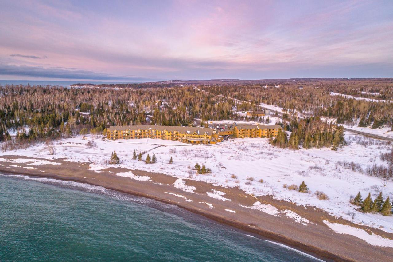 Superior Shores Resort Two Harbors Bagian luar foto