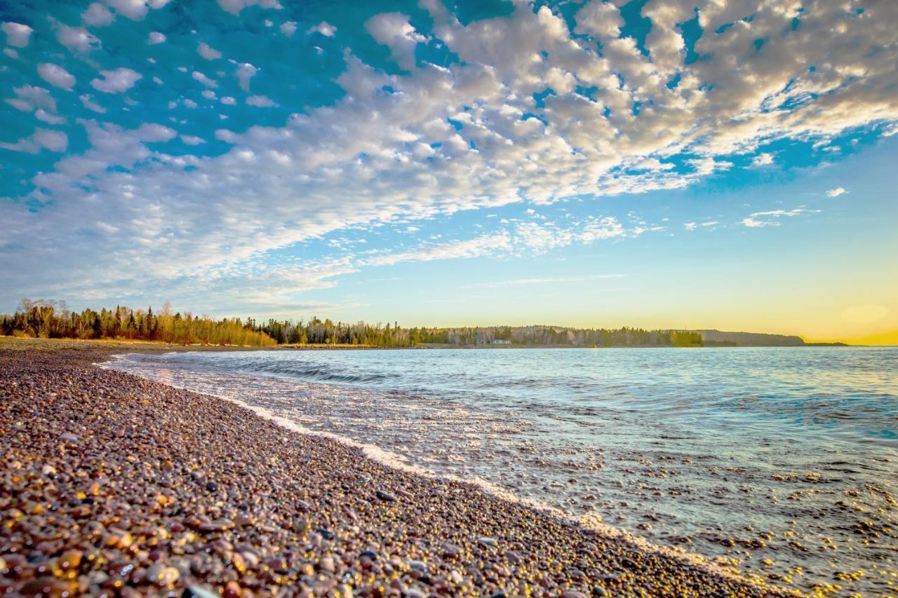 Superior Shores Resort Two Harbors Bagian luar foto