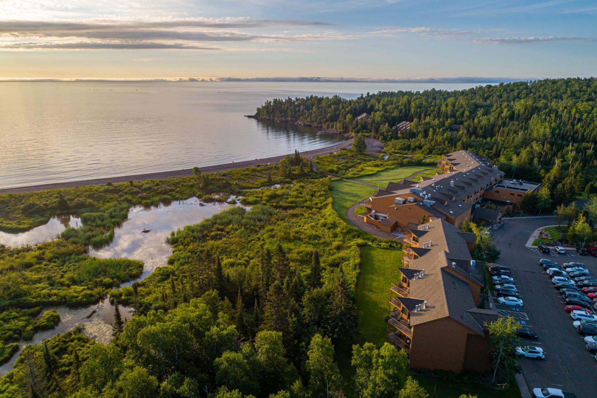 Superior Shores Resort Two Harbors Bagian luar foto
