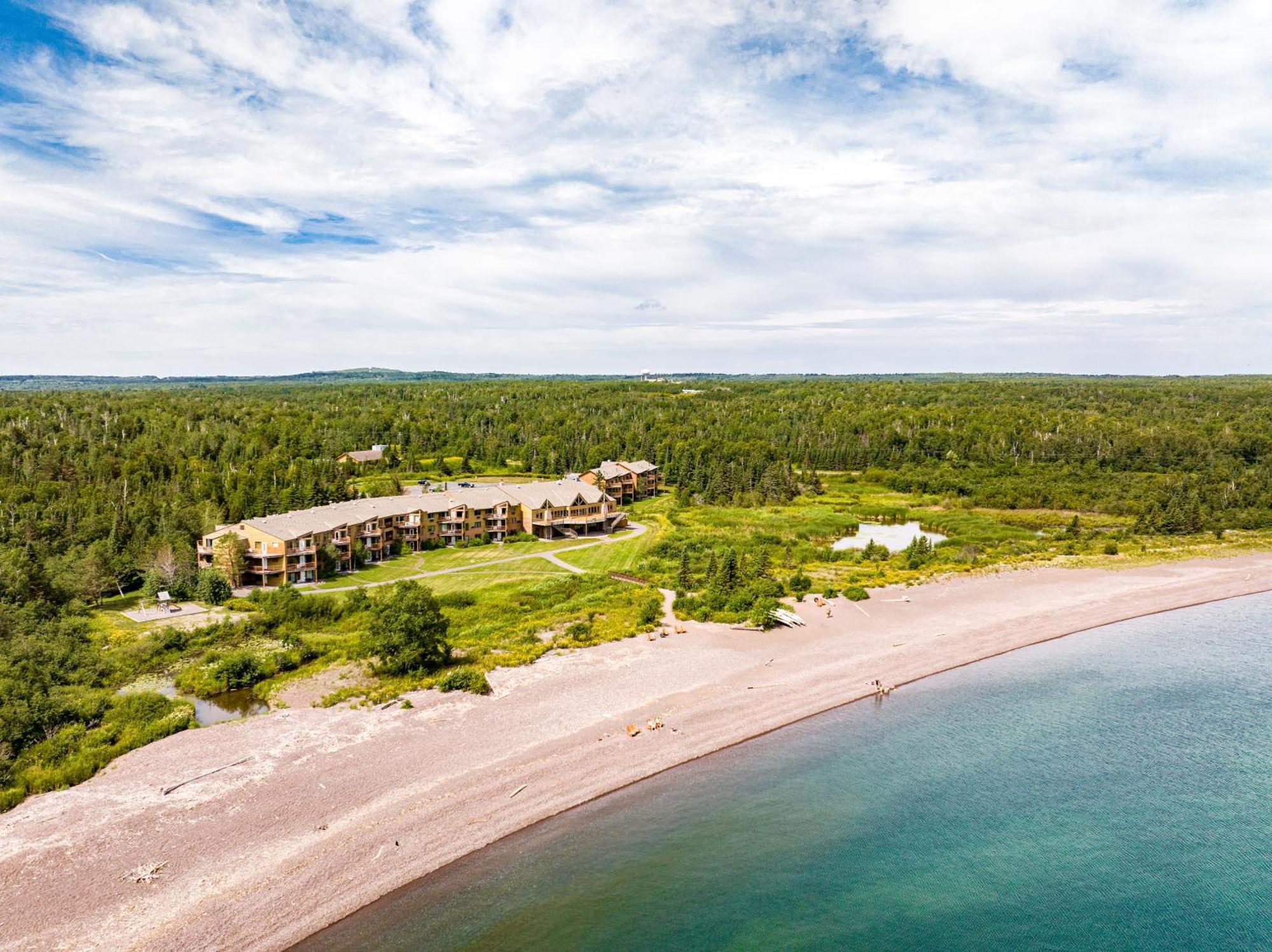 Superior Shores Resort Two Harbors Bagian luar foto