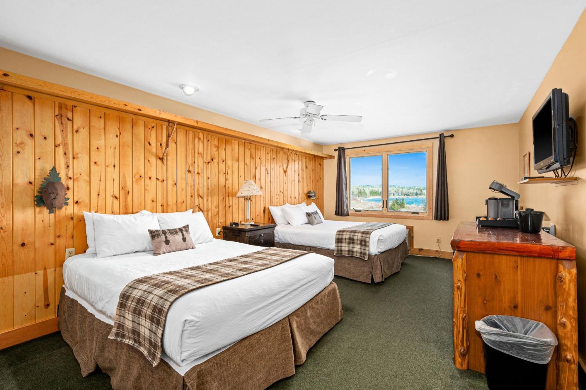 Superior Shores Resort Two Harbors Bagian luar foto