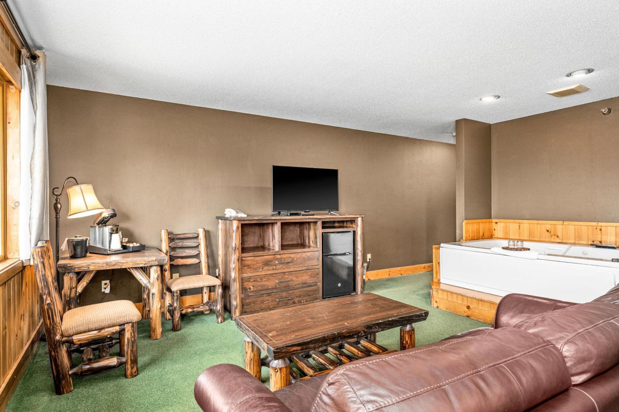 Superior Shores Resort Two Harbors Bagian luar foto