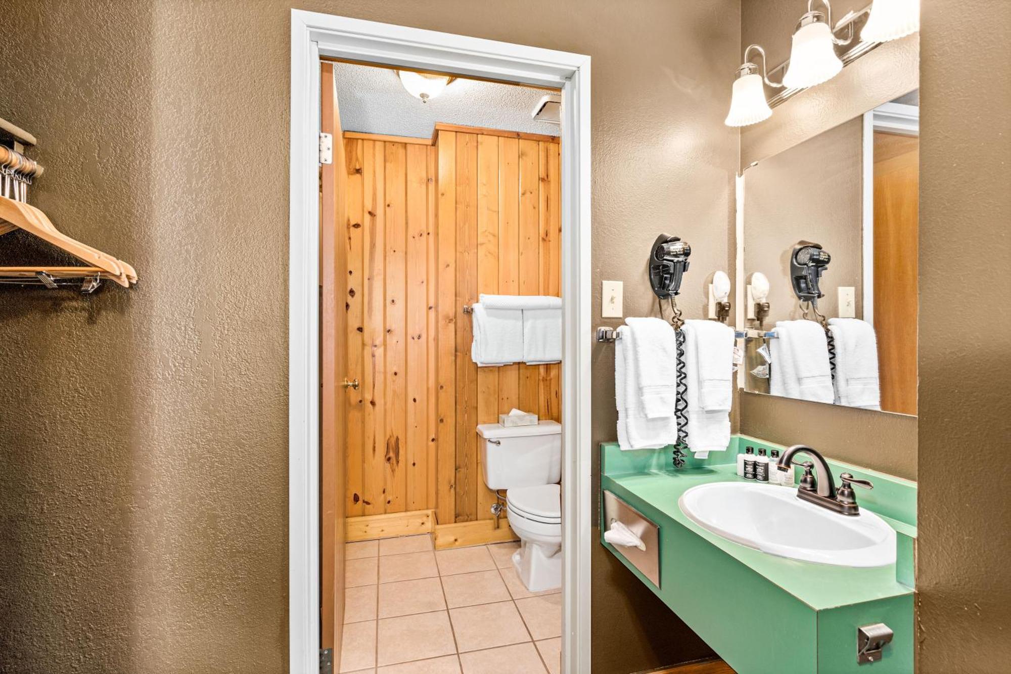 Superior Shores Resort Two Harbors Bagian luar foto